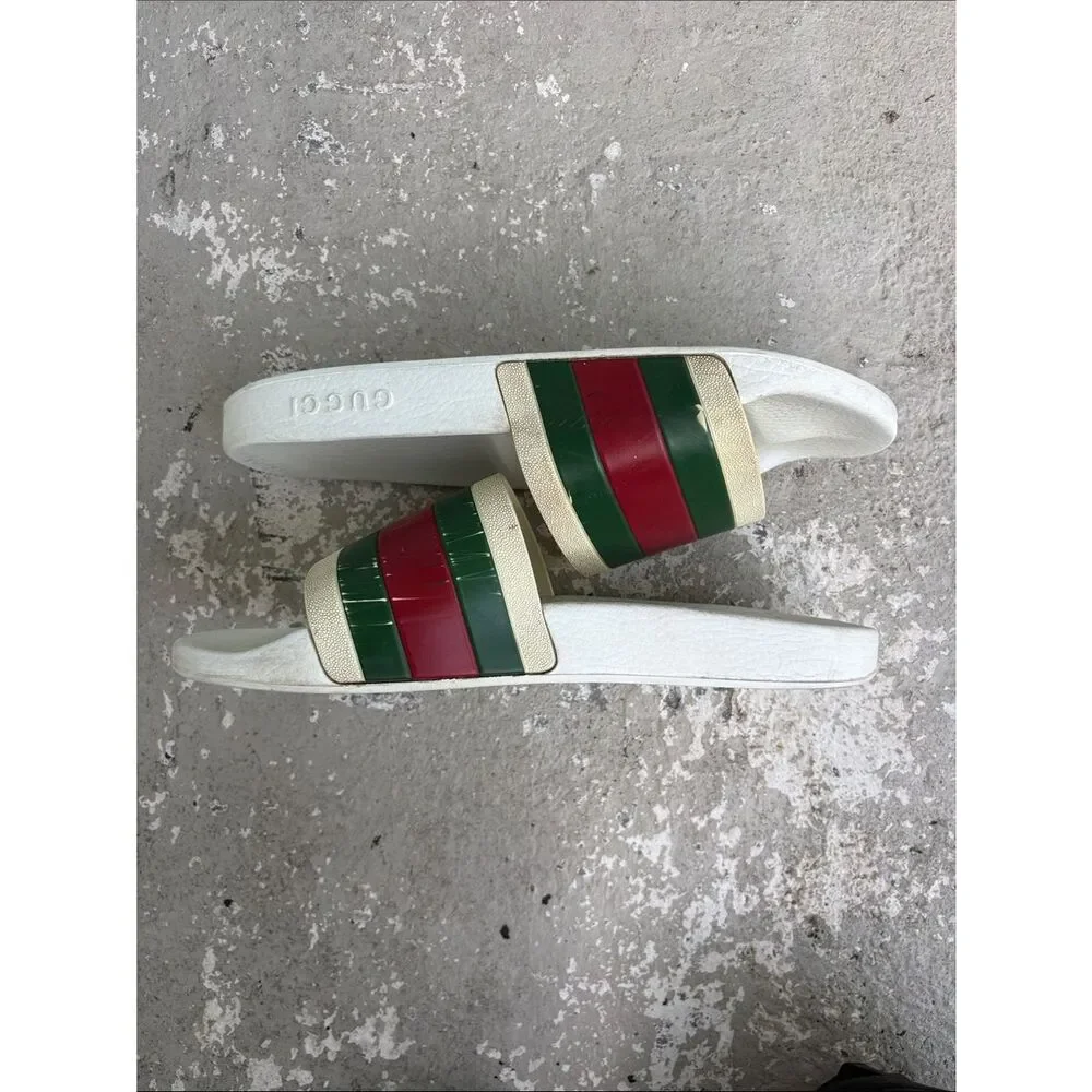 Gucci white 72 pool slides